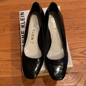 Anne Klein Alexandria pumps